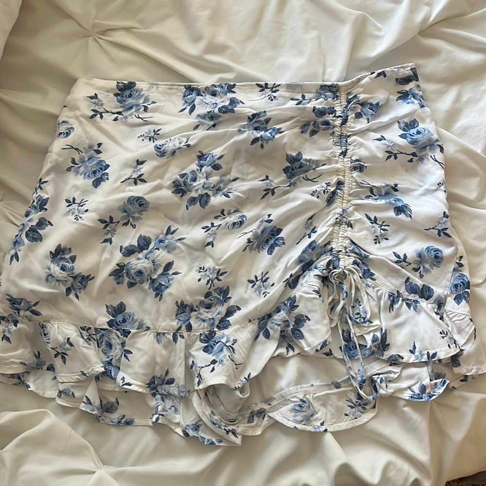 Adorable Hollister skort